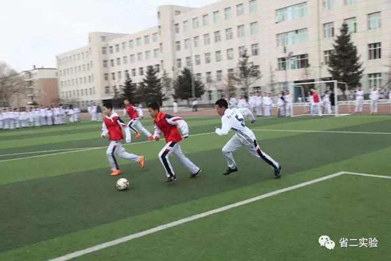 大学生足球联赛:青春与激情的碰撞